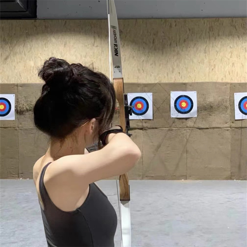 Felice tiro con l\'arco sano ogni giorno